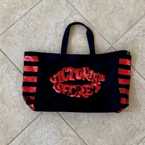 NWOT Victoria’s Secret Large Zippered Tote Bag